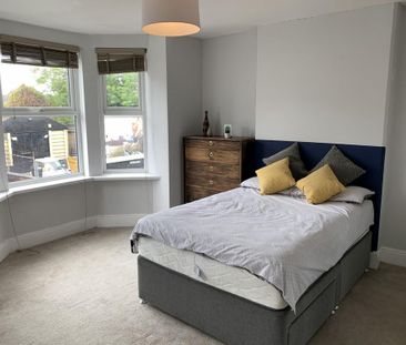 4 bedroom end of terrace house to rent - Photo 5