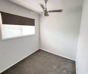 3 BEDROOM TOWNHOUSE FOR RENT CLEAR ISLAND WATERS - Photo 2