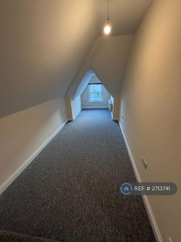 3 bedroom flat to rent - Photo 3