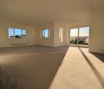 5 bedroom detached house to rent - Photo 3