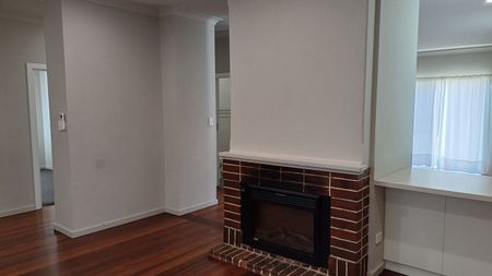 Charming & Renovated 3x2 Home - Stylish & Energy Efficient! - Photo 2