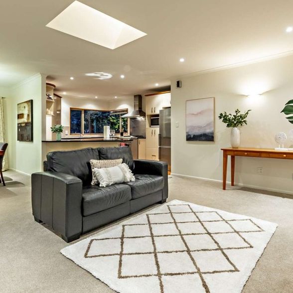 Immaculate Family Home for Rent – Flat Bush - Photo 1