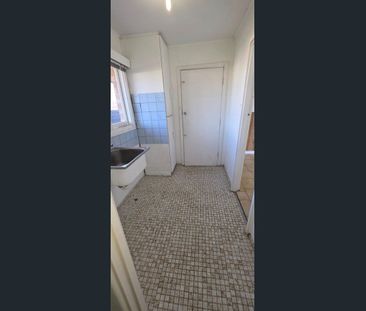 Cheapest in the area - Photo 6