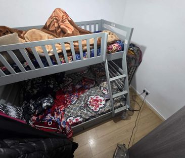 4 bedroom semi-detached house to rent - Photo 1