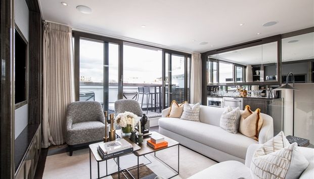 3 bed flat to rent - Photo 1