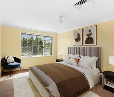 Family Home - Close to Public Transport - Photo 2