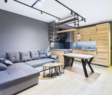 2 pokoje Ogródek 30 m² Metro 4 min Garaż 42.3 m² - Фото 2