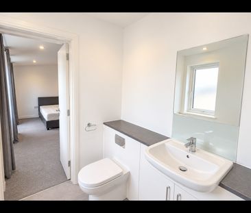 2 Bed Flat, Warfield Road, NW10 - Photo 4