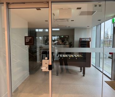 Stunning New 1 Bed/Den View Condo, Century City, Surrey - Photo 2