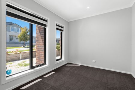17 Berringarra Road, Officer VIC 3809 - House For Rent | Domain - Photo 2