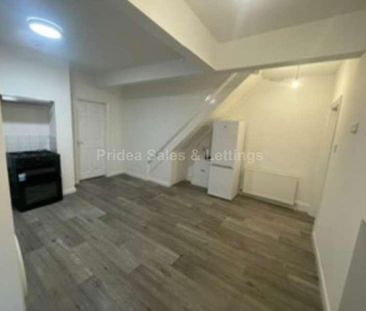 Newcombe Road, Southampton, SO15 - Photo 2