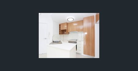 Contemporary Apartment - Secure Access - Photo 4