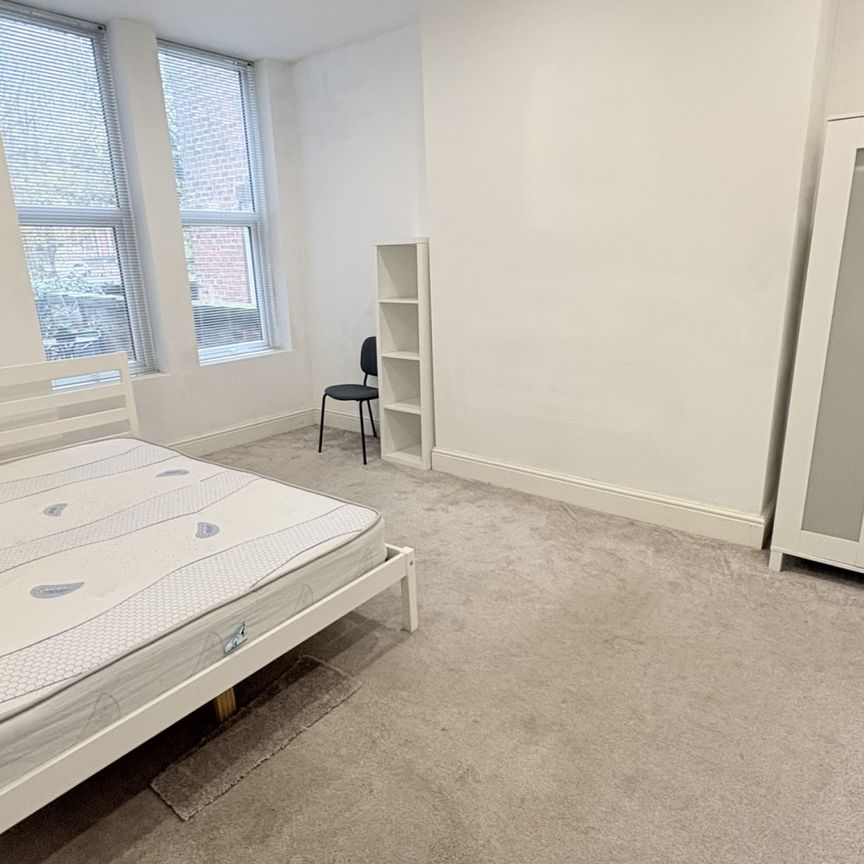 North Cliff Street, Preston - Photo 1