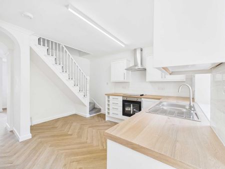 4 bedroom terraced house to rent - Photo 4