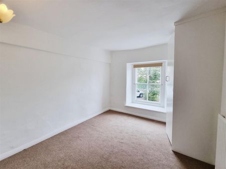 2 Bedroom Cottage to Rent in Wood Street, Higham Ferrers, Northants, NN10 - Photo 5