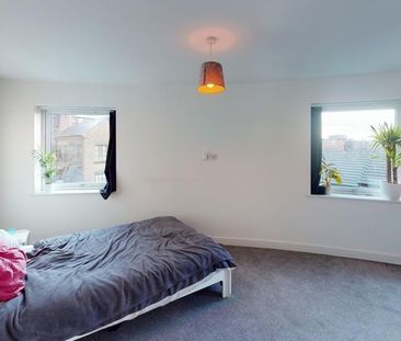 6 bedroom terraced house to rent - Photo 2