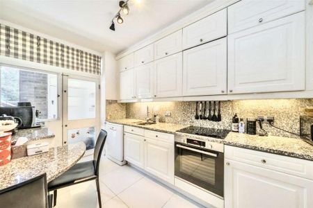 3 bedroom flat to rent - Photo 5