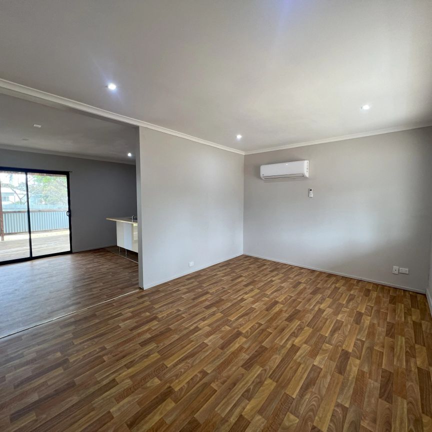 3 bedroom home close to hospital - Photo 1