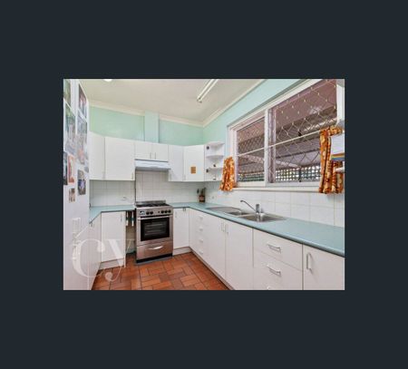 28 Beamish Avenue, Mount Pleasant, WA 6153 - Photo 2