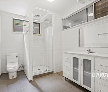 Newly Renovated & Sophisticated Unit - Photo 3