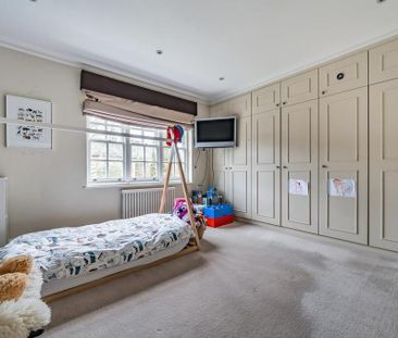 4 bedroom semi-detached house to rent - Photo 4