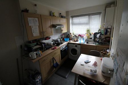 2 bedroom flat to rent - Photo 3