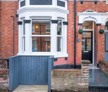 Euclid Street Room 4 - Photo 1