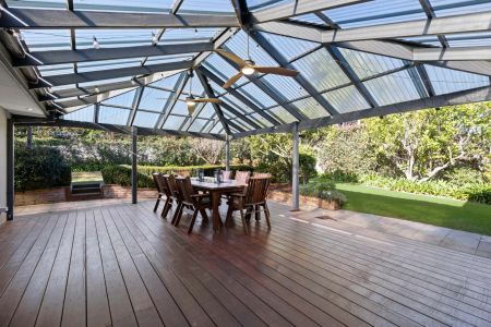 Private Family Home - Photo 2