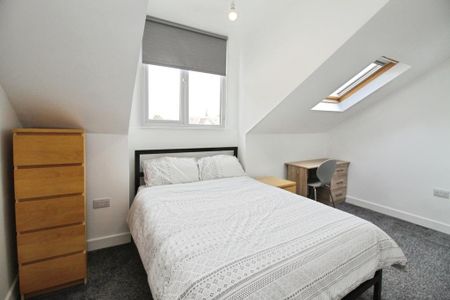 4 bedroom end of terrace house to rent - Photo 4