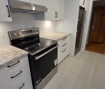 TRÈS GRAND ET LUXUEUX 3½ À LOUER À POINTE-CLAIRE - Photo 1
