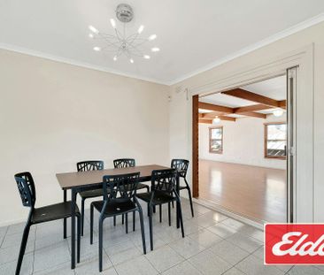 Beautiful Family Home In Prime Location! - Photo 3