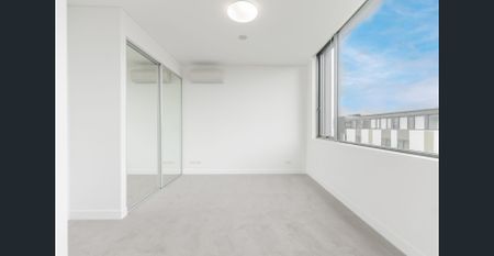 TOP FLOOR ONE BEDROOM APARTMENT WITH STUDY ROOM - Photo 3