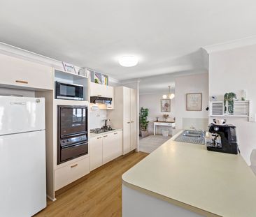 4 Ridgevale Drive, Helensvale QLD 4212 - House For Rent | Domain - Photo 3