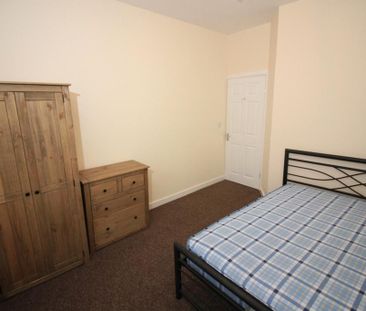 5 bedroom terraced house to rent - Photo 4