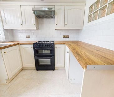 2 bedroom terraced house to rent - Photo 4