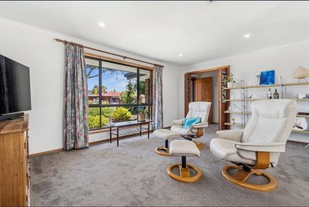 Spacious Family Home with Expansive Outdoor Entertaining - Photo 3