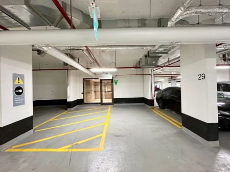 For Lease - 202 Burnhamthorpe Road Unit# 1703W, Mississauga, Ontario - Photo 2