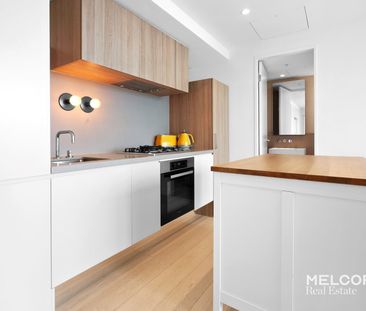 STYLISH APARTMENT IN THE CBD - FURNISHED - Photo 1