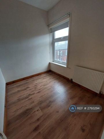 2 bedroom terraced house to rent - Photo 3