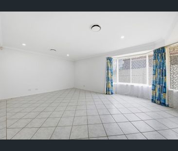 Large 5 Bedroom Family Home - Photo 6