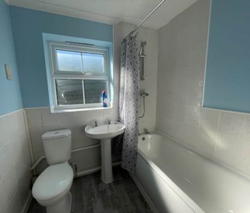 North Worle, Weston-super-Mare, North Somerset - Photo 2