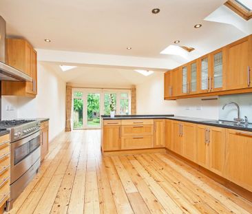 4 bedroom semi-detached house to rent - Photo 1
