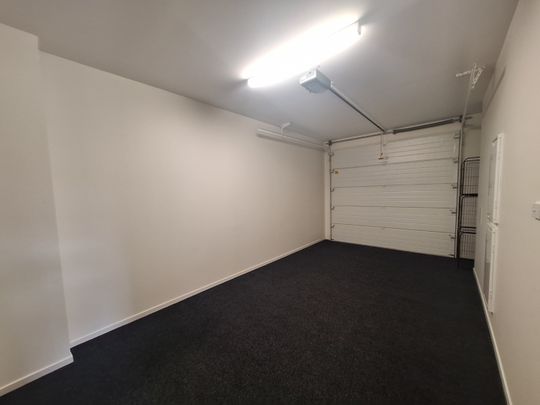 Modern Living - Photo 1