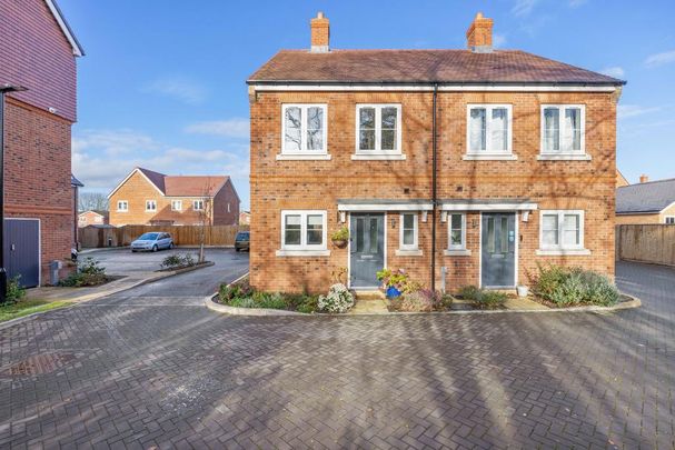 2 bedroom semi-detached house to rent - Photo 1