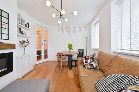 3 bedroom flat to rent - Photo 3