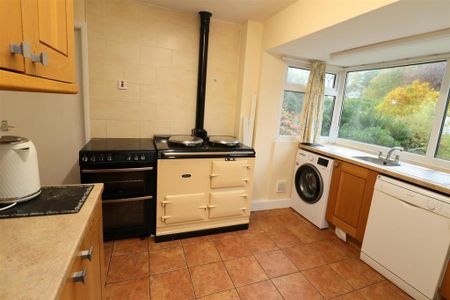 3 bedroom semi-detached house to rent - Photo 5