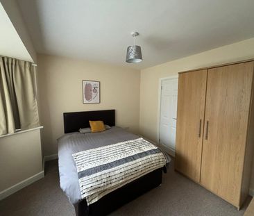 Room 1, 58 Shaftsbury Woodlands, DN6 - Photo 2