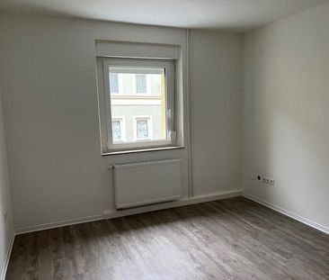 Perfekt für uns: gemütliche 2,5-Zimmer-Wohnung in zentraler Lage! - Foto 2