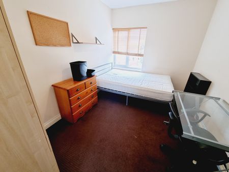 3 Bed Student Accommodation - Photo 4