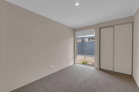Four Bedroom Home in Baldivis - Photo 4